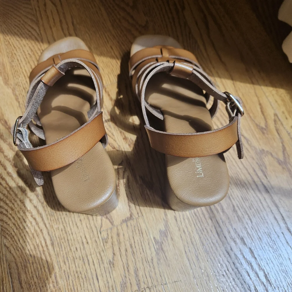 NWOT Limelight Slingback Wedge Platform Clogs Sandals in brown/Natural tan